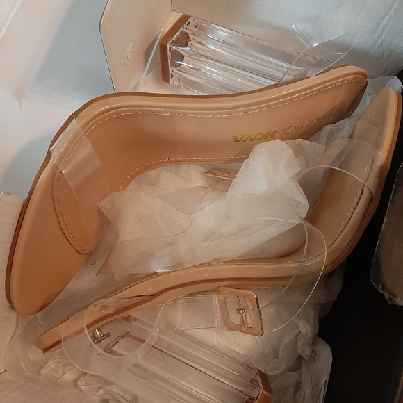 Fashion Nova - Picture 4 of 4